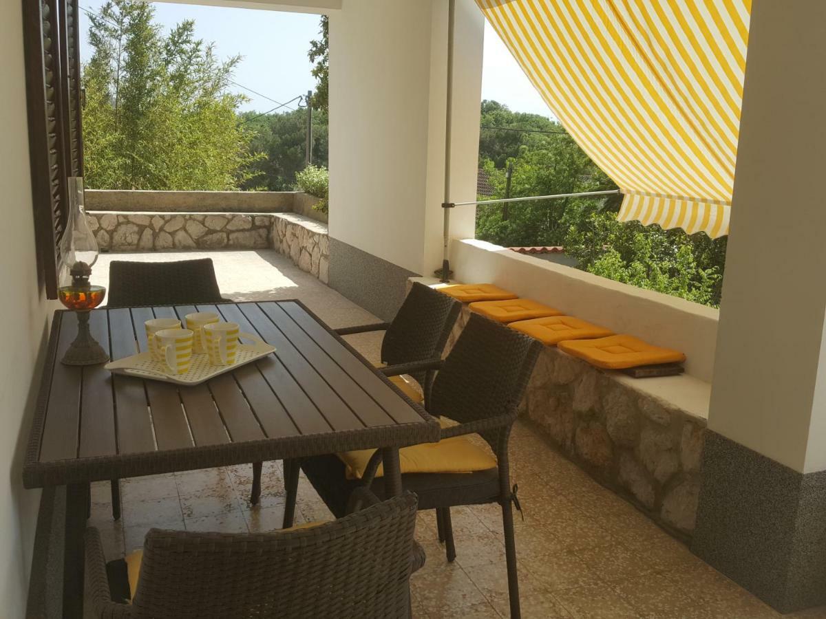 Apartments 4U Omisalj Luaran gambar